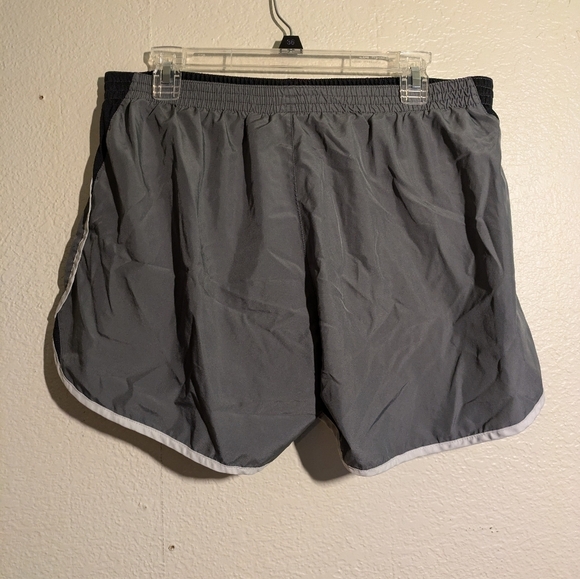 Holloway Ladies xl Gray Athletic Shorts - Picture 5 of 8